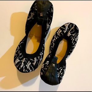 YOSI SAMRA Foldable Ballet Flats. US Womens Size 9.